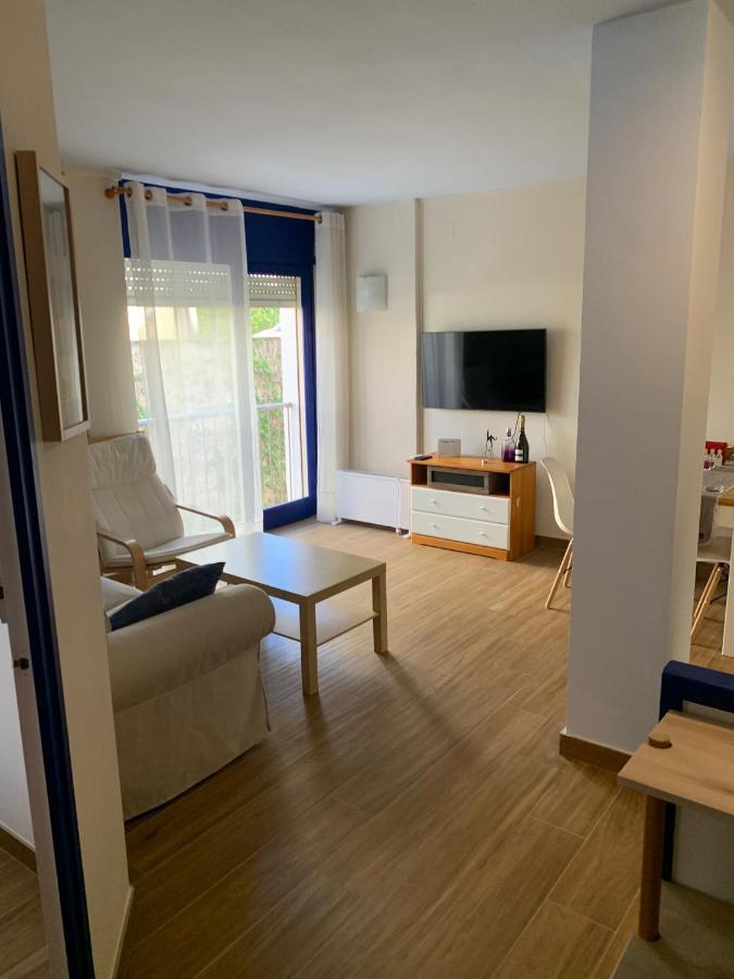 Cosy Apartment In L Escala, 7 Mins Walk To The Closest Beach, Riells L' Escala Dış mekan fotoğraf